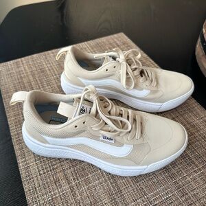 Vans Men’s Size 4 UltraRange Beige Low-Top Sneakers with White Stripe